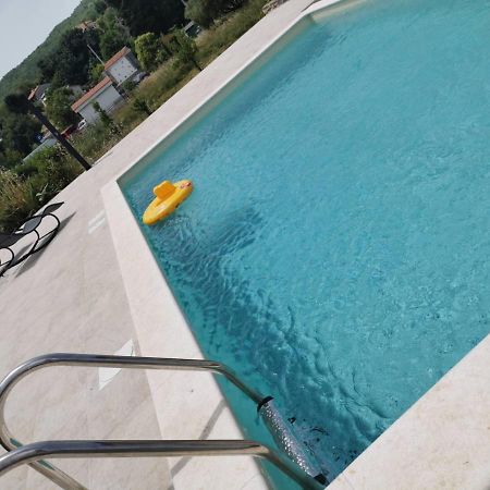 Apartments Barbara With Pool 布鲁赛吉 外观 照片