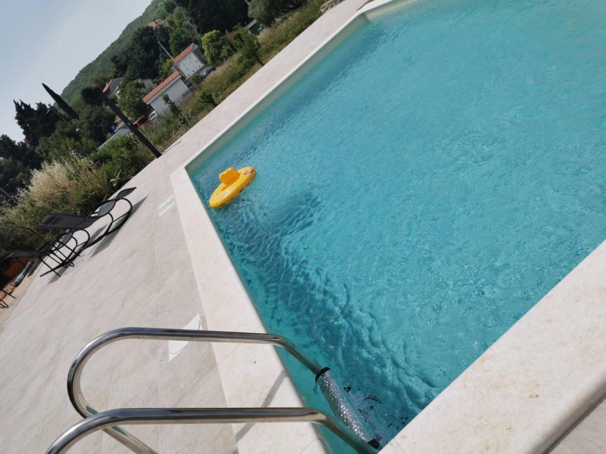 Apartments Barbara With Pool 布鲁赛吉 外观 照片