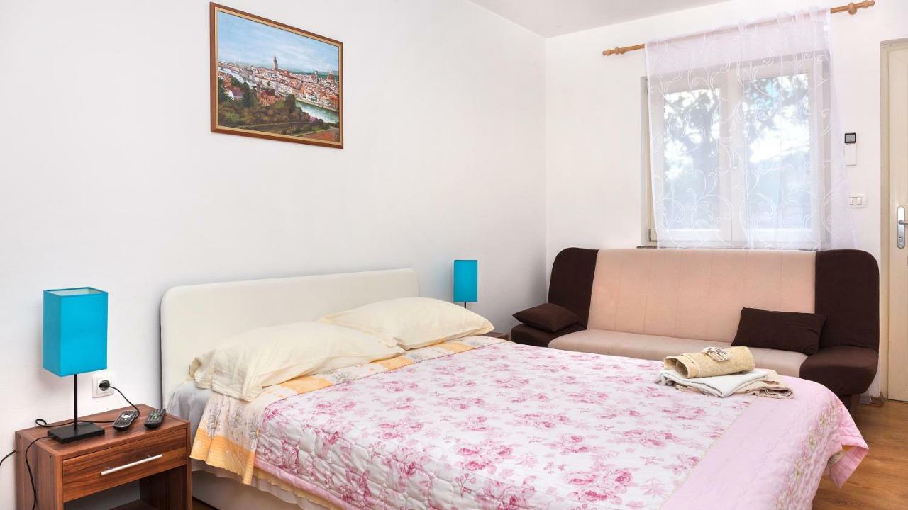 Apartments Barbara With Pool 布鲁赛吉 外观 照片